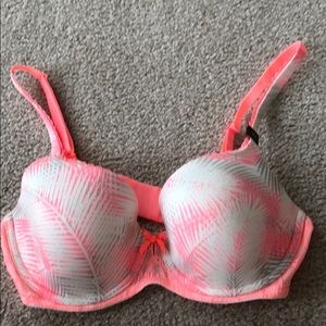 Victoria’s Secret Body by Victoria: Size 34D Bra